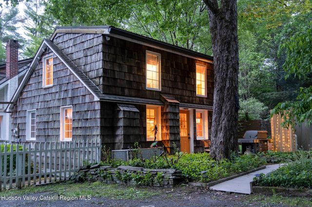 15 Chipmunk Lane, Woodstock, NY 12498
