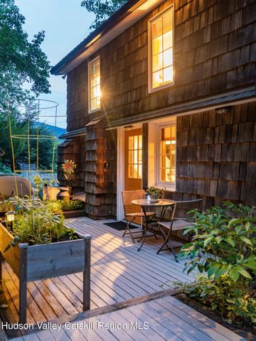 15 Chipmunk Lane, Woodstock, NY 12498