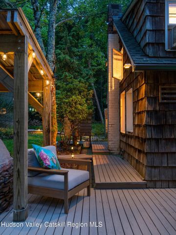 15 Chipmunk Lane, Woodstock, NY 12498