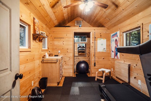 15 Chipmunk Lane, Woodstock, NY 12498