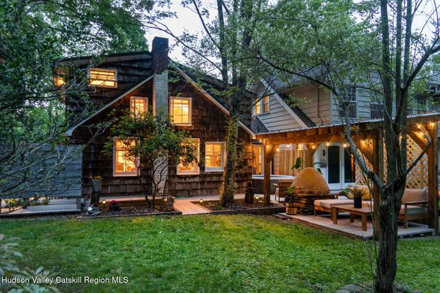 15 Chipmunk Lane, Woodstock, NY 12498