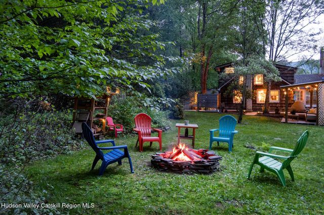 15 Chipmunk Lane, Woodstock, NY 12498