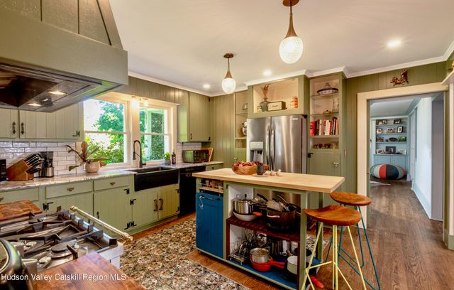 15 Chipmunk Lane, Woodstock, NY 12498