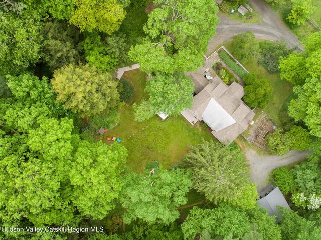 15 Chipmunk Lane, Woodstock, NY 12498