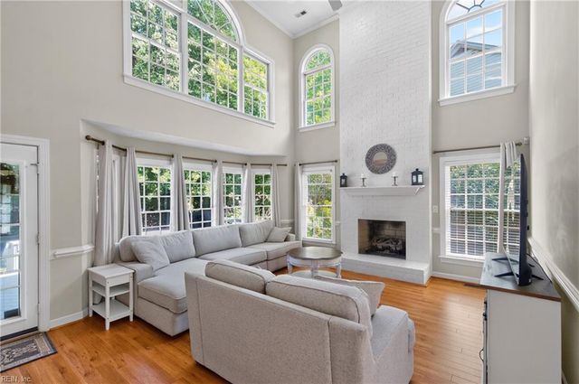 20218 Olde Towne CT, Smithfield, VA 23430