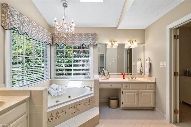 20218 Olde Towne CT, Smithfield, VA 23430