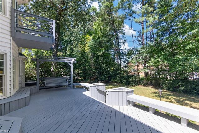 20218 Olde Towne CT, Smithfield, VA 23430