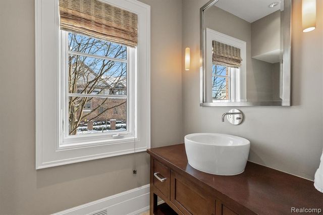 615 Hanna Street, Birmingham, MI 48009