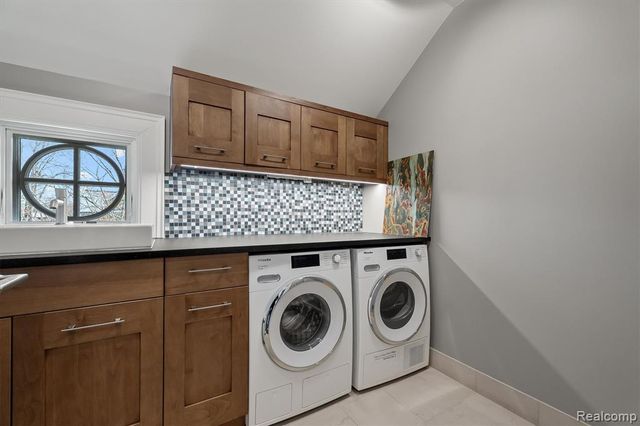 615 Hanna Street, Birmingham, MI 48009