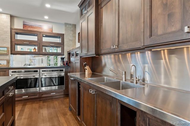 615 Hanna Street, Birmingham, MI 48009