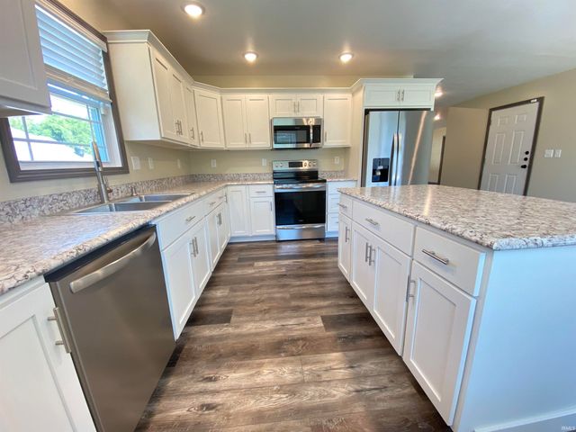 1902 14th Street, Bedford, IN 47421