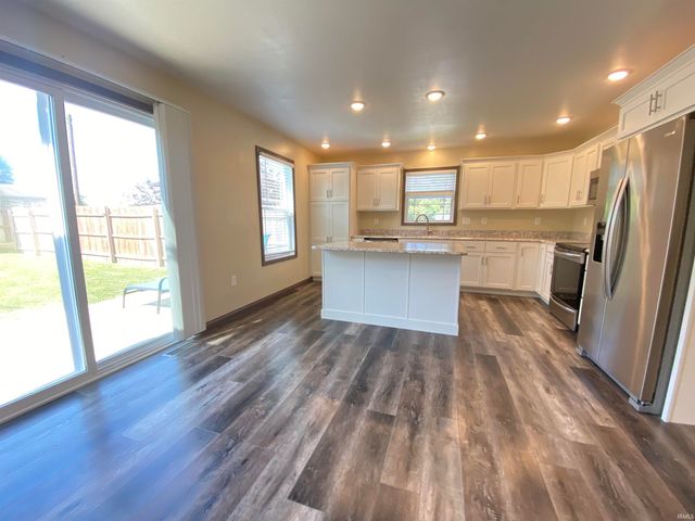 1902 14th Street, Bedford, IN 47421
