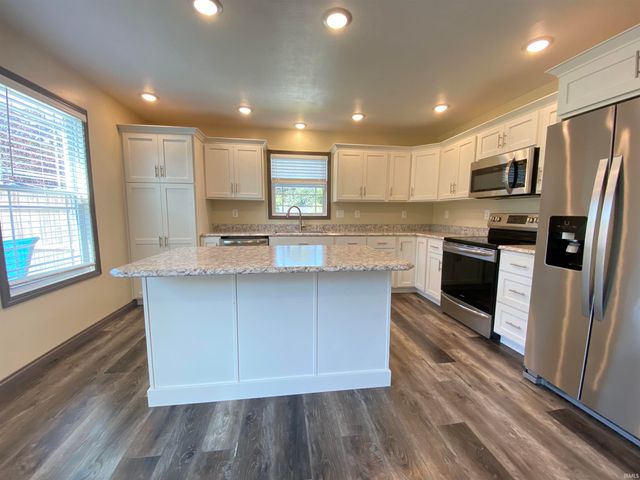 1902 14th Street, Bedford, IN 47421