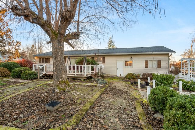 1627 Southgate Way, Grants Pass, OR 97527