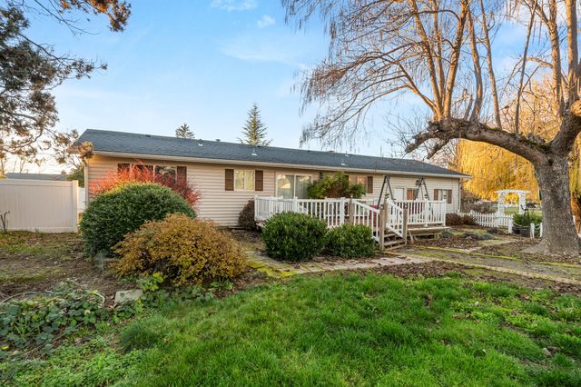 1627 Southgate Way, Grants Pass, OR 97527