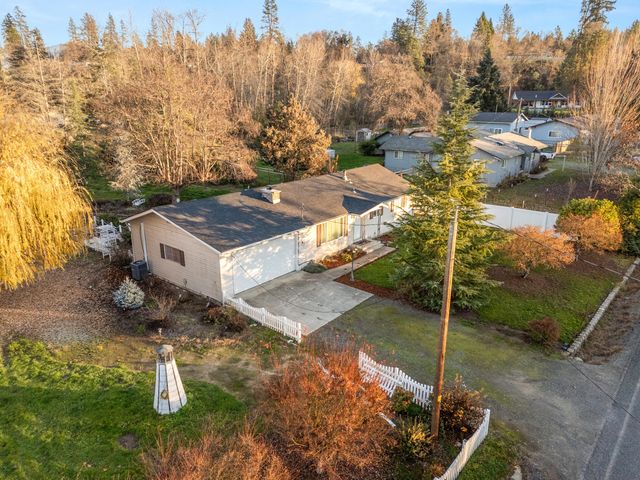 1627 Southgate Way, Grants Pass, OR 97527