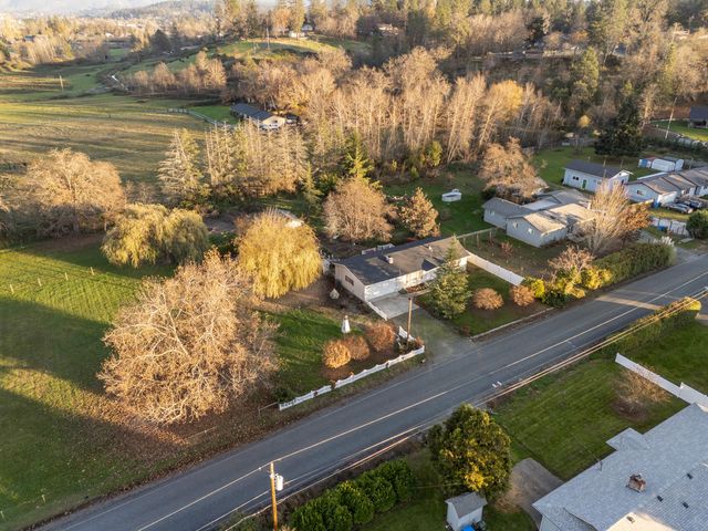 1627 Southgate Way, Grants Pass, OR 97527