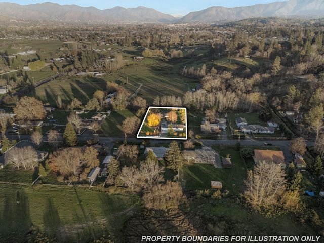 1627 Southgate Way, Grants Pass, OR 97527