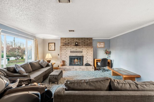 1627 Southgate Way, Grants Pass, OR 97527