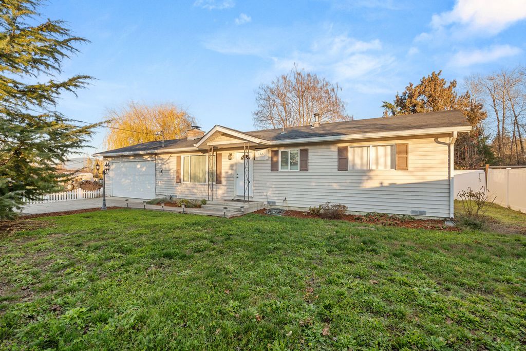 1627 Southgate Way, Grants Pass, OR 97527