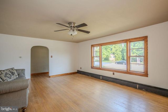 626 CHARLES ST, Shippensburg, PA 17257