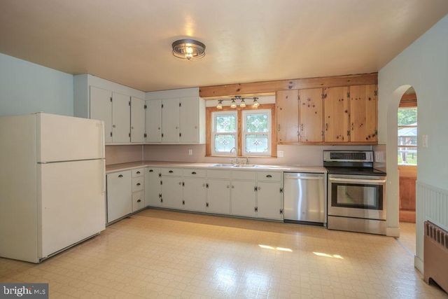 626 CHARLES ST, Shippensburg, PA 17257