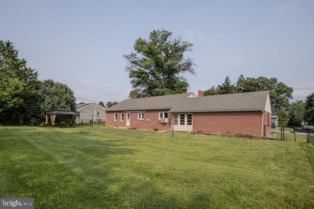 626 CHARLES ST, Shippensburg, PA 17257