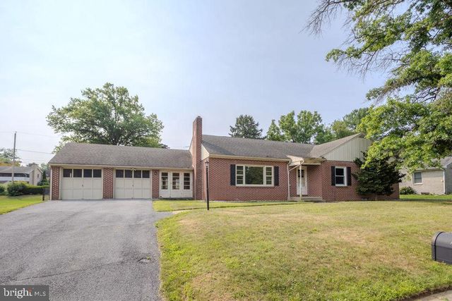 626 CHARLES ST, Shippensburg, PA 17257