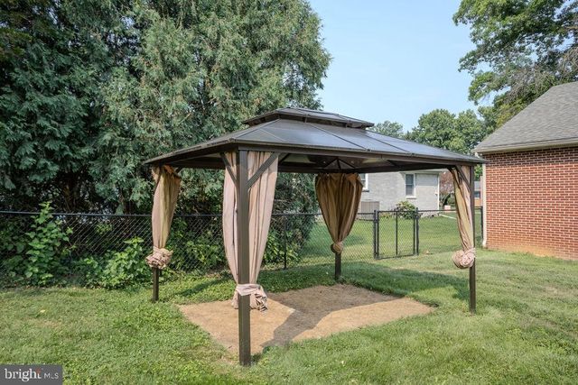 626 CHARLES ST, Shippensburg, PA 17257