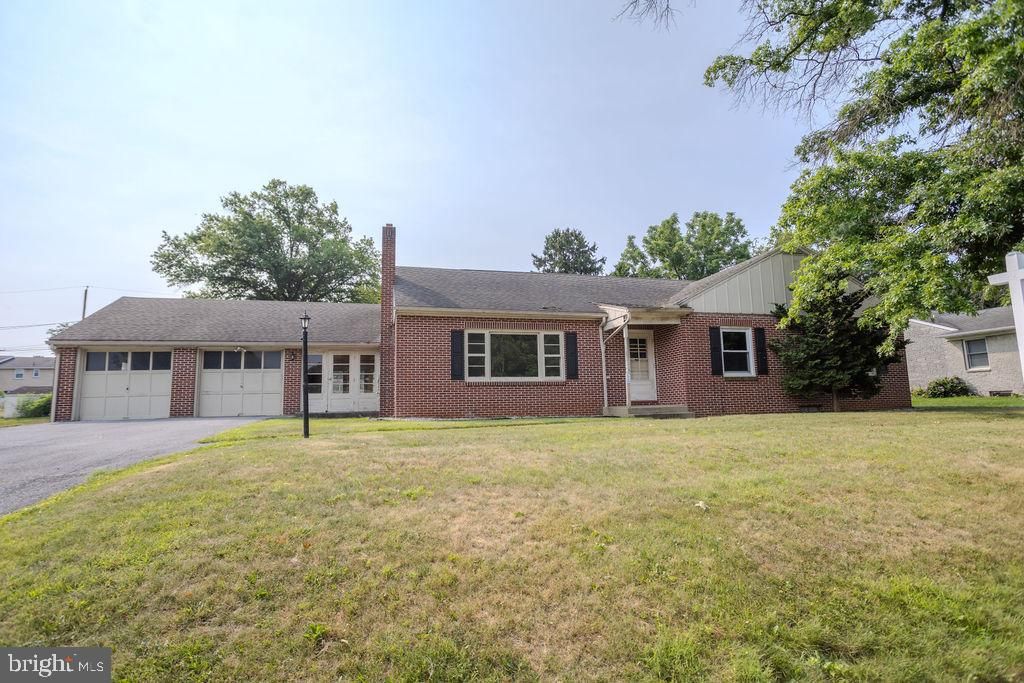 626 CHARLES ST, Shippensburg, PA 17257