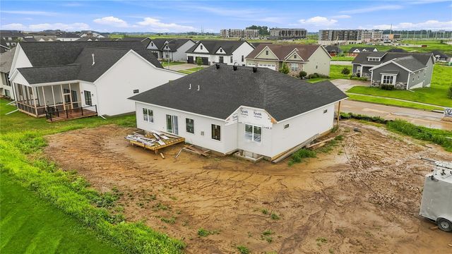 1401 Green Oak Pass, Tiffin, IA 52340