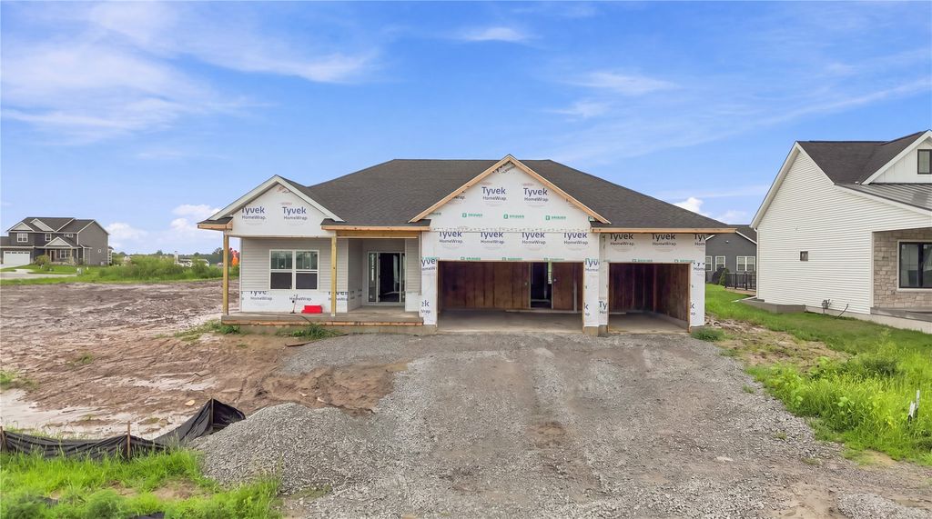 1401 Green Oak Pass, Tiffin, IA 52340