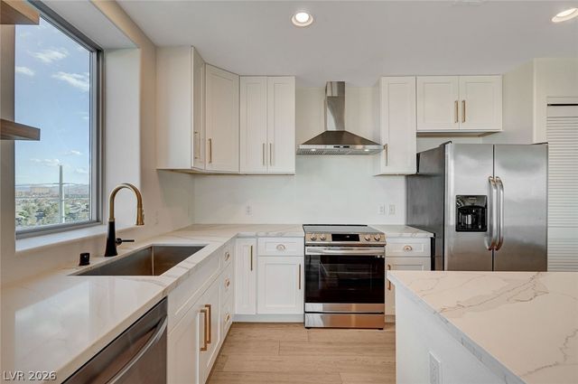 8255 Las Vegas Boulevard 813, Las Vegas, NV 89123