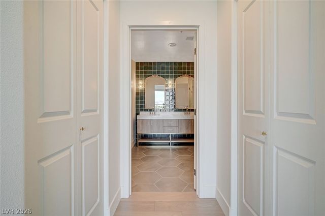 8255 Las Vegas Boulevard 813, Las Vegas, NV 89123