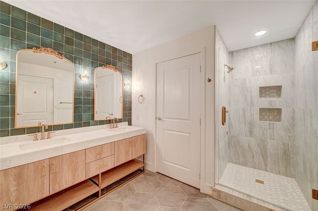 8255 Las Vegas Boulevard 813, Las Vegas, NV 89123