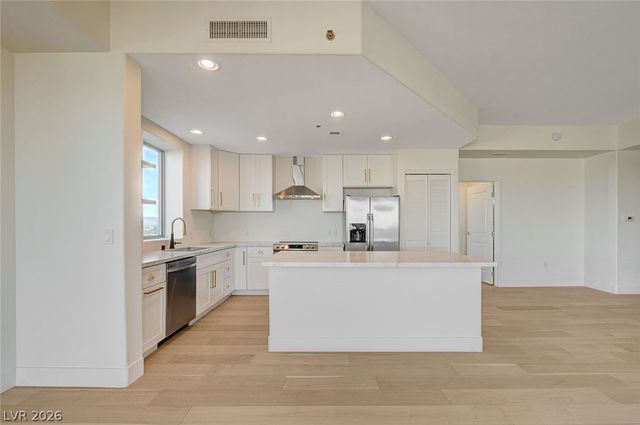 8255 Las Vegas Boulevard 813, Las Vegas, NV 89123