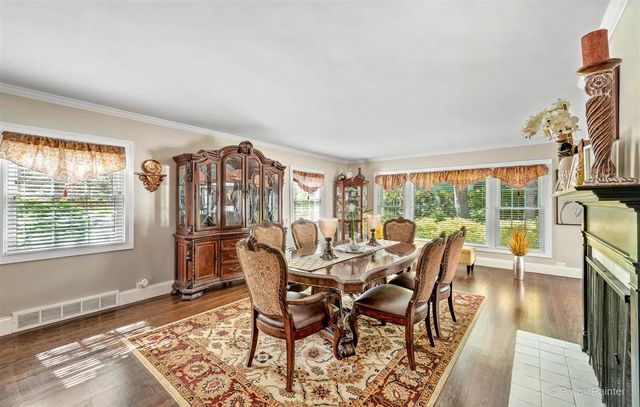 240 S Mchenry Avenue, Crystal Lake, IL 60014