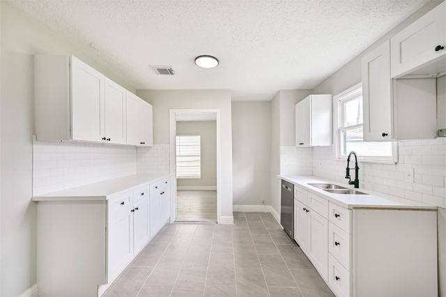 5007 Northridge Drive, Houston, TX 77033