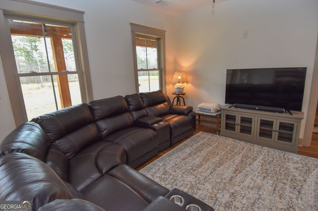 580 I B Howard Road, Williamson, GA 30292