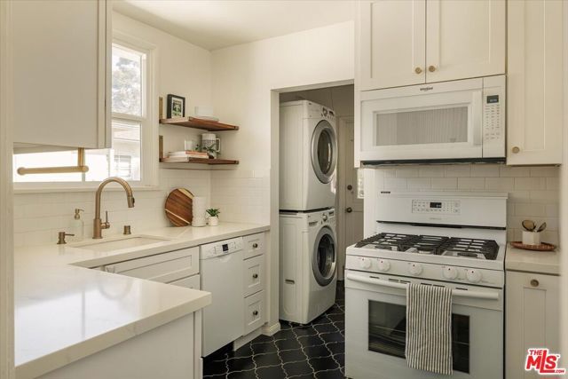 4113 Perlita Avenue C, Los Angeles, CA 90039