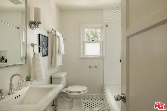 4113 Perlita Avenue C, Los Angeles, CA 90039