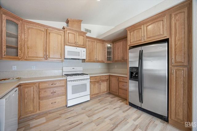 21276 White Pine Drive 53, Tehachapi, CA 93561