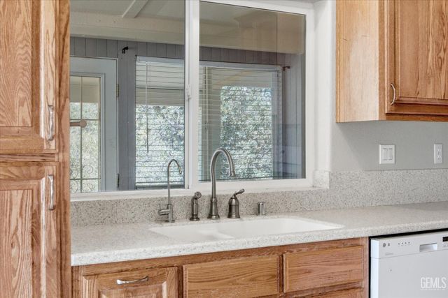 21276 White Pine Drive 53, Tehachapi, CA 93561
