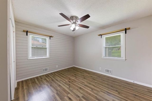 804 N Ute Street, Independence, MO 64056