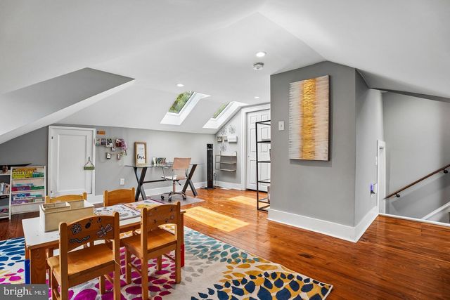 625 E WALNUT ST, North Wales, PA 19454