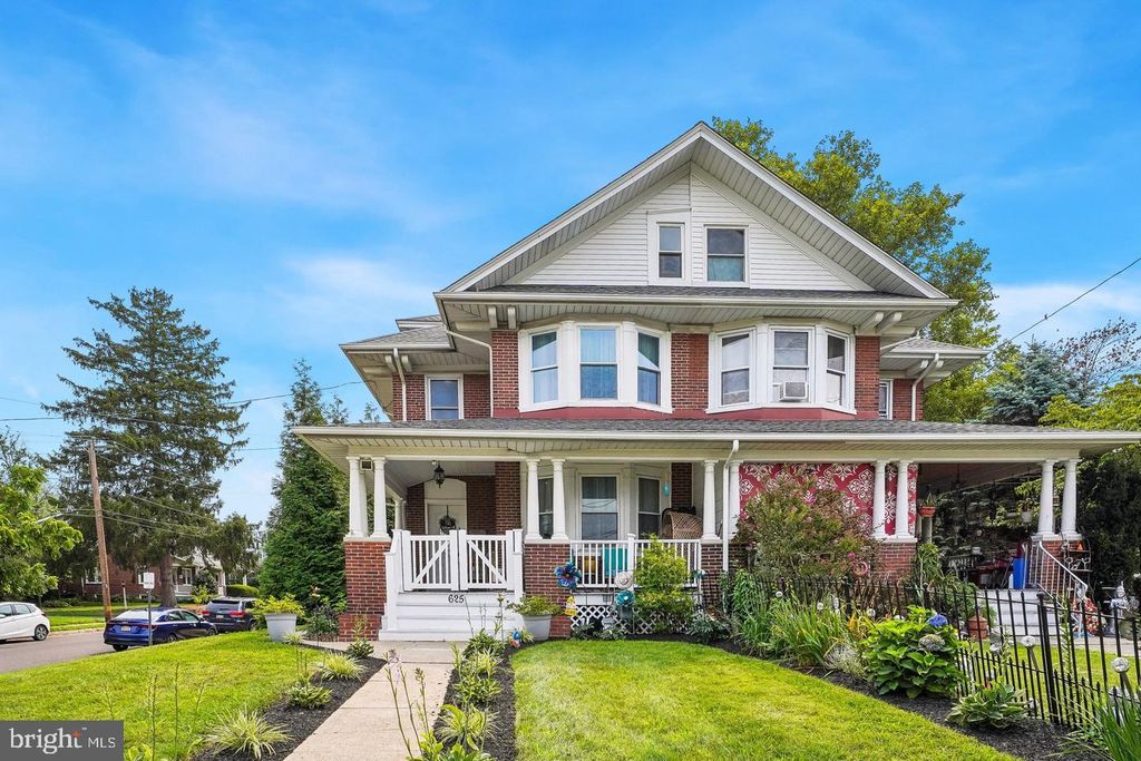 625 E WALNUT ST, North Wales, PA 19454