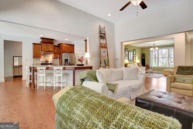 211 Hayden Lane, Newnan, GA 30265