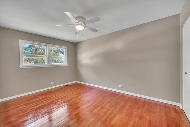 10 N ADAMS Drive, Addison, IL 60101