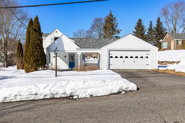 26 Country Hill Road, Cumberland, RI 02864