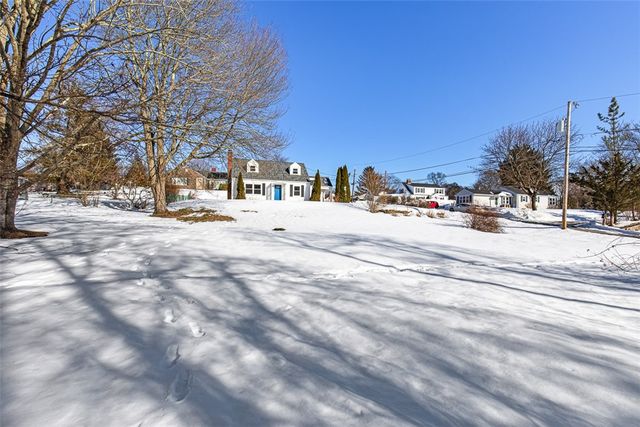 26 Country Hill Road, Cumberland, RI 02864